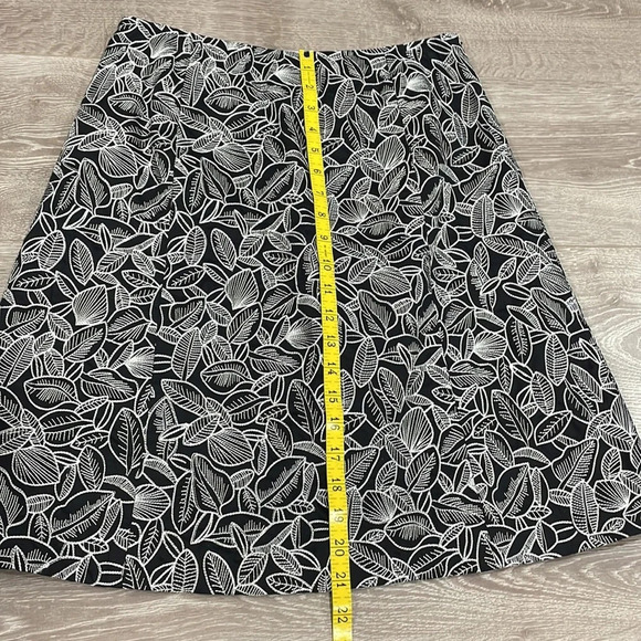NWOT Talbots Petites Black and White Embroidered Leaf Print A-Line Skirt… - Picture 10 of 15